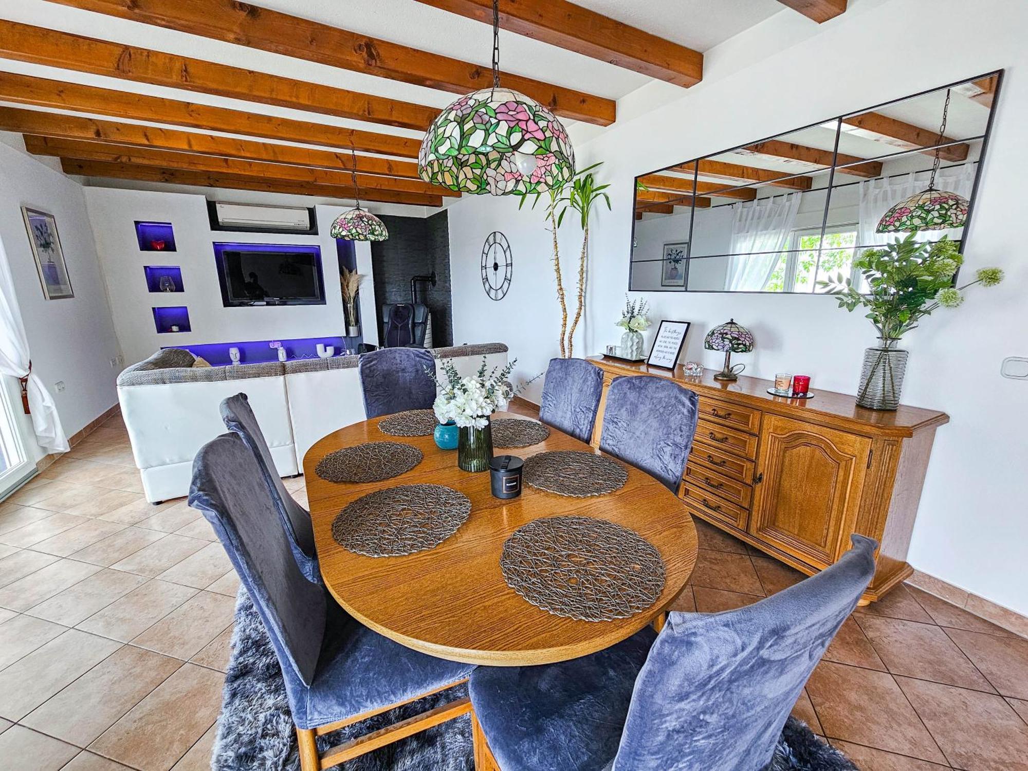 Tiara Apartment