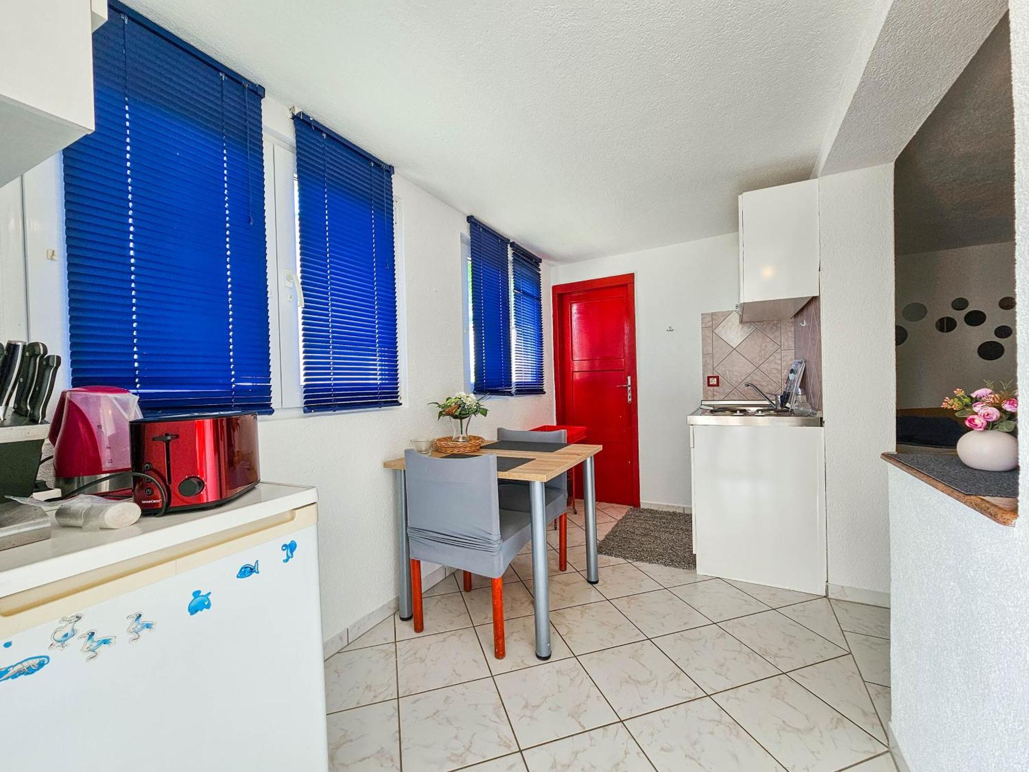 Tiara Apartment *